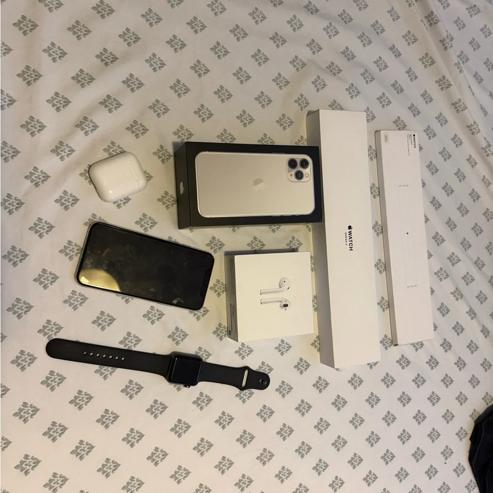 Apple Silver Cell Phone Accessories Lightning Cables and Adapters